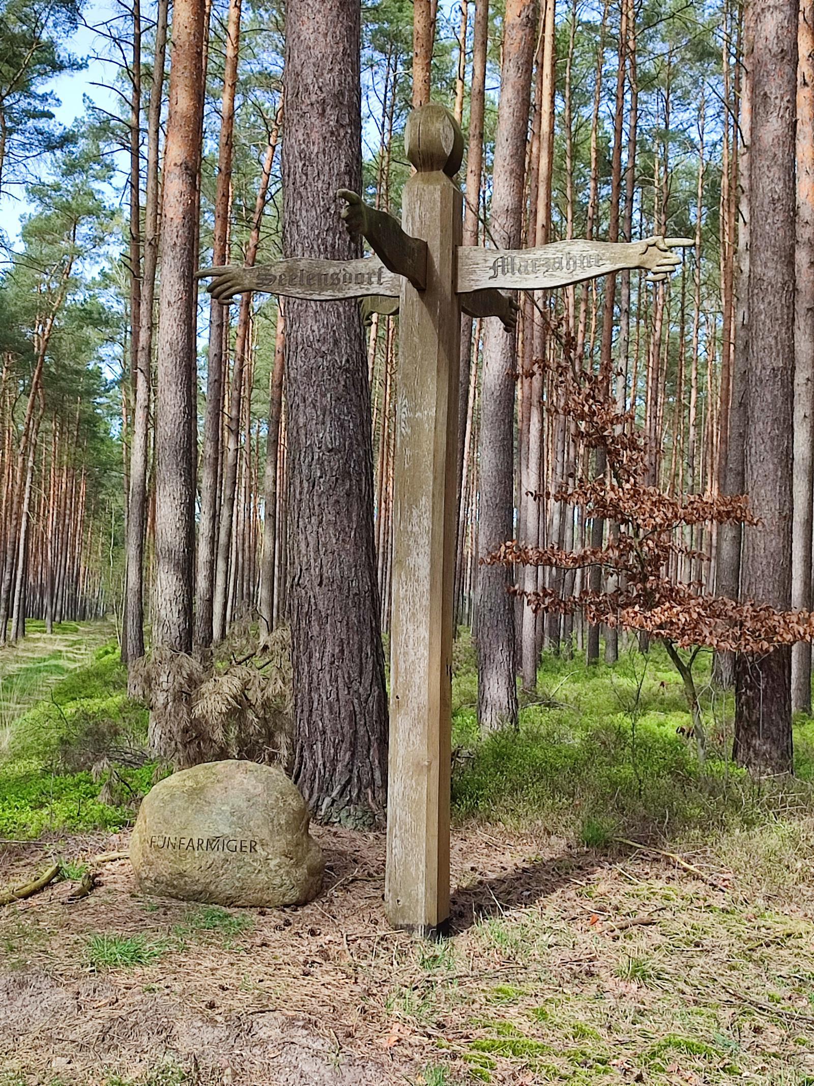 Was man so mitten im Wald findet